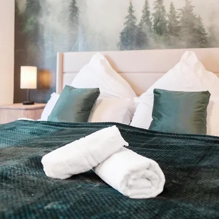 Blackforest Hideaway, Freiburg, Europapark, Schwarzwald Teningen