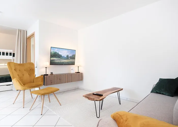 Blackforest Hideaway, Freiburg, Europapark, Schwarzwald * Teningen